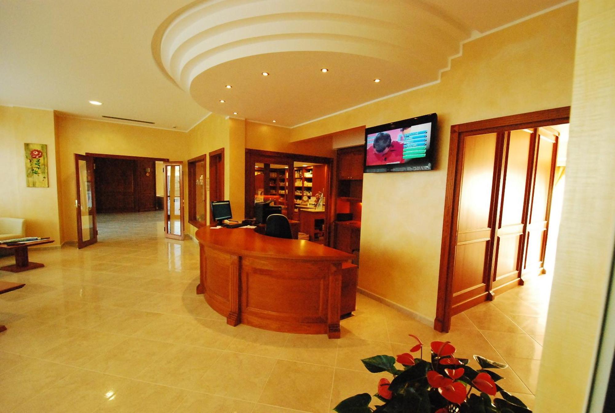 Domus Hotel Bagnoli Del Trigno Exterior foto